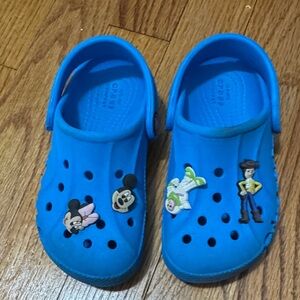 Crocs Blue Size 9 Kids